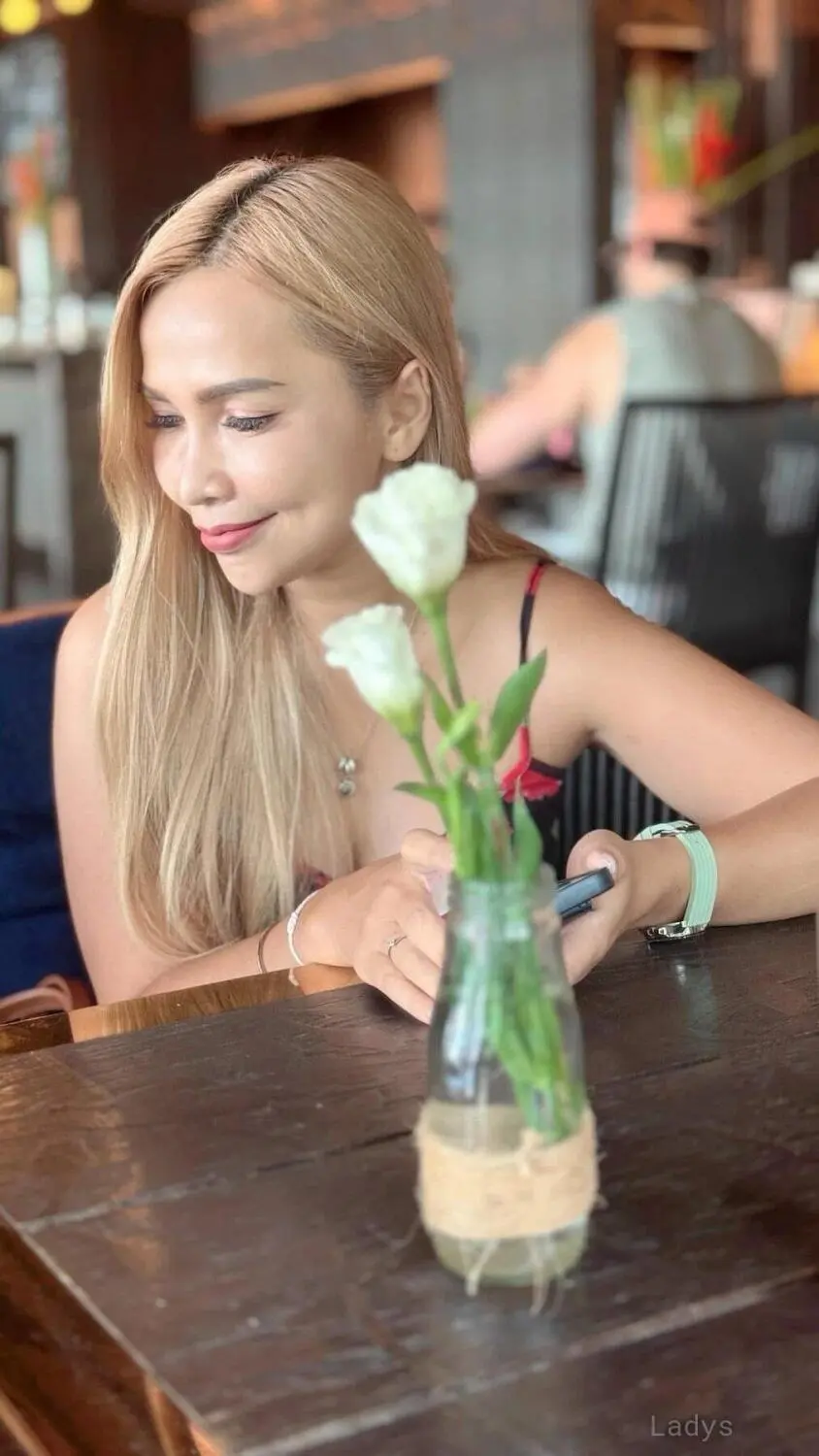 Poppy, 32 years beautiful nude Phuket escorts girl, height 165 sm, Weight  kg