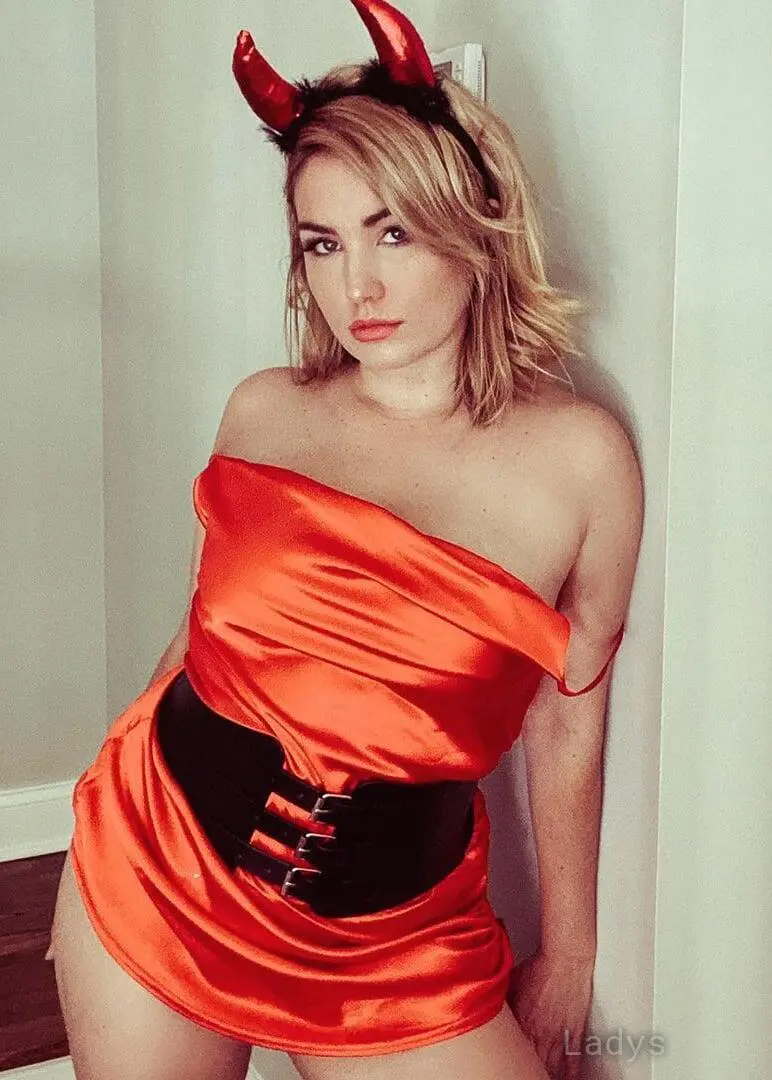 Stepanka, 35 years old Pittsburgh escort girl with big tits, height 158 sm, Weight 57 kg