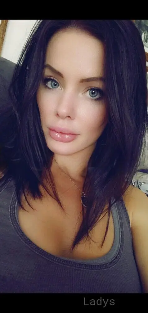 Allie, 30 years beautiful nude Pittsburgh escorts girl, height 166 sm, Weight 59 kg