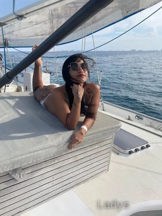 Jazmin, 26 years beautiful nude Playa del Carmen escorts girl, height 171 sm, Weight 63 kg