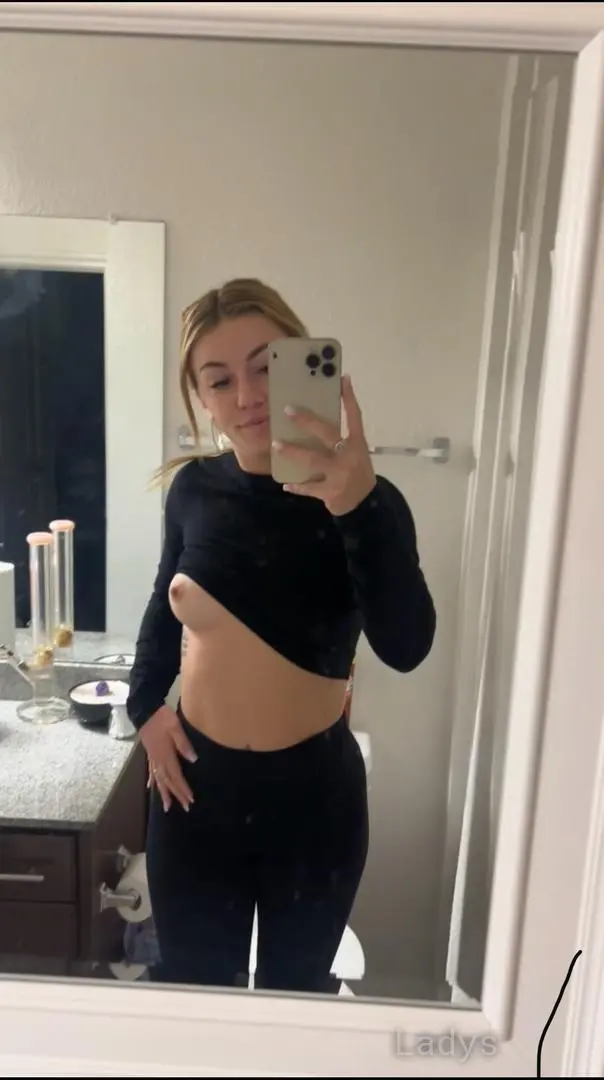 Evelyn, 28 years old Pompano Beach escort girl with big tits, height 153 sm, Weight 53 kg