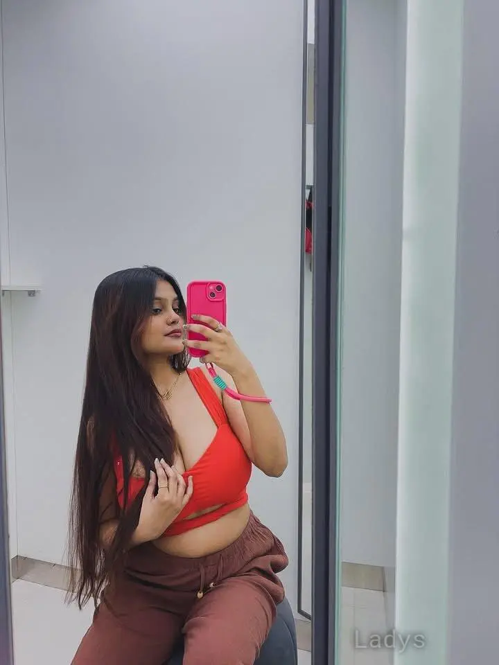 Janvi, 21 years old Pondicherry escort girl with big tits, height sm, Weight kg
