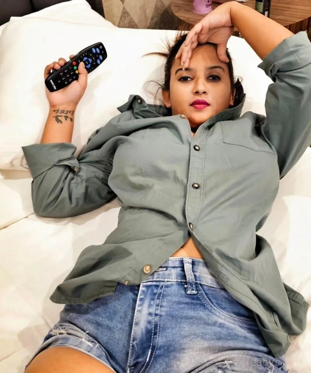 Olla, 22 years old Pondicherry escort girl with big tits, height 153 sm, Weight  kg