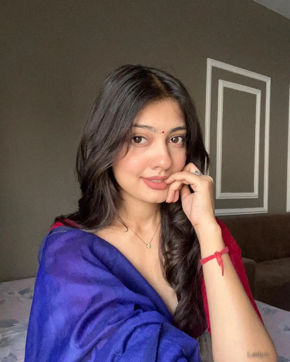 Sakshi, 23 years old Pondicherry escort girl with big tits, height 154 sm, Weight  kg