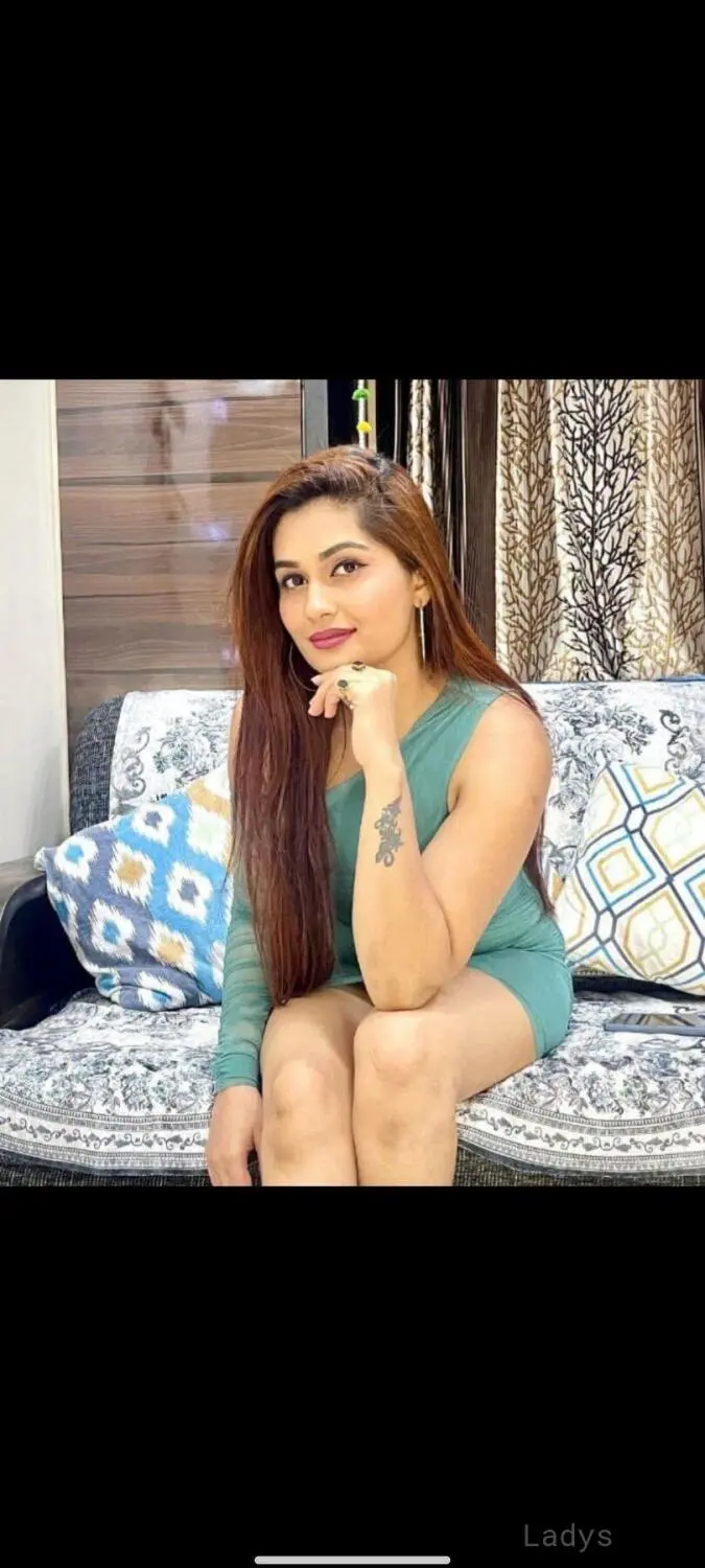 Vera, 22 years old Pondicherry escort girl with big tits, height 155 sm, Weight kg