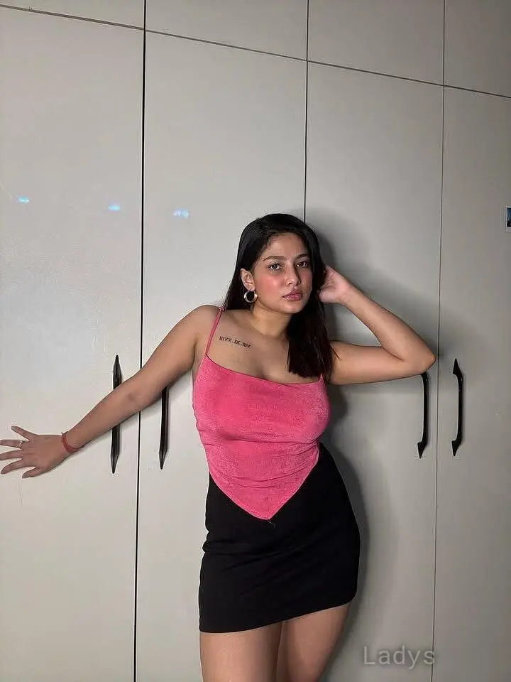 Aarthi, 23 years beautiful nude Pondicherry escorts girl, height 162 sm, Weight  kg