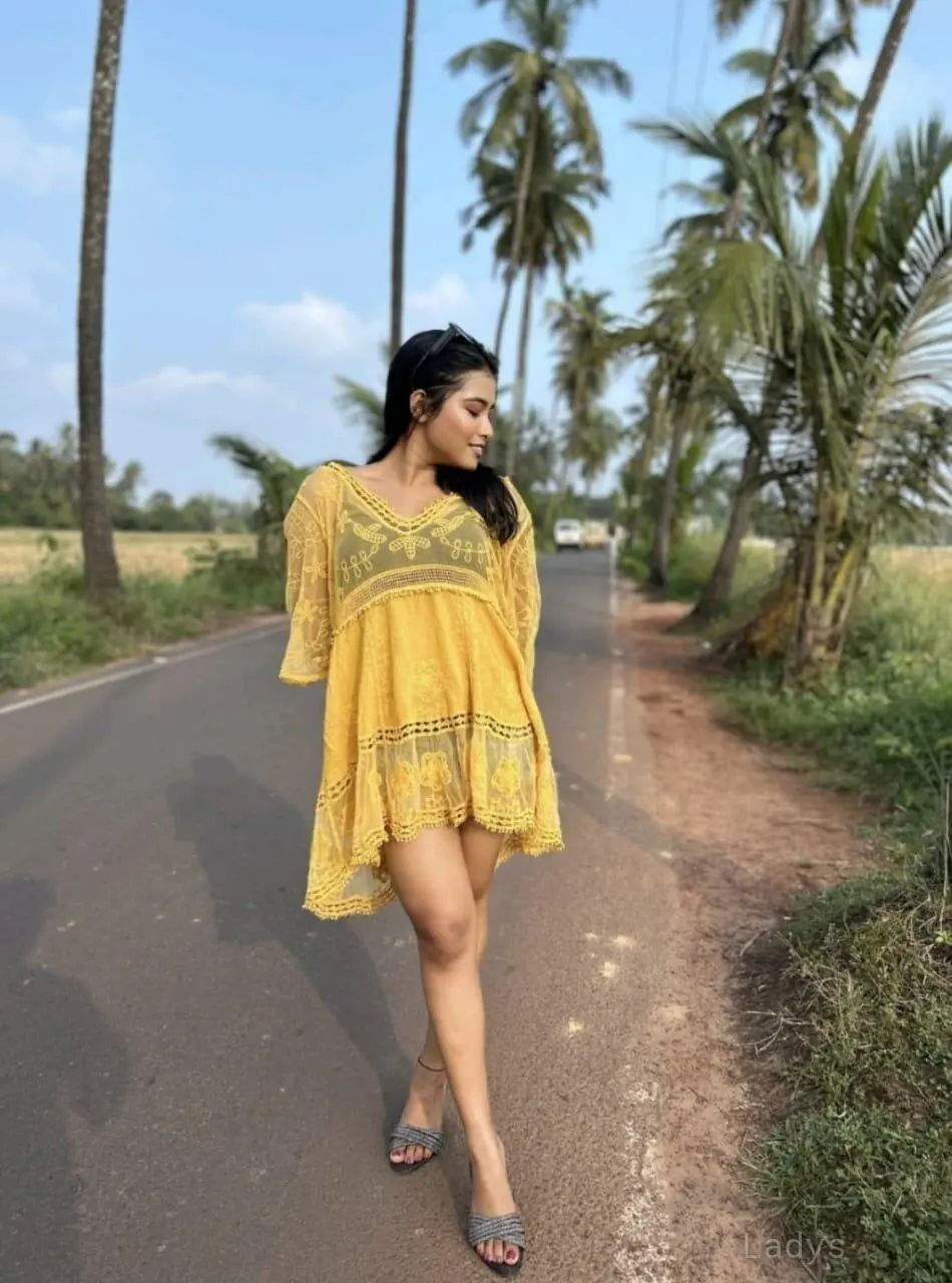 Neha, 22 years beautiful nude Pondicherry escorts girl, height 175 sm, Weight kg