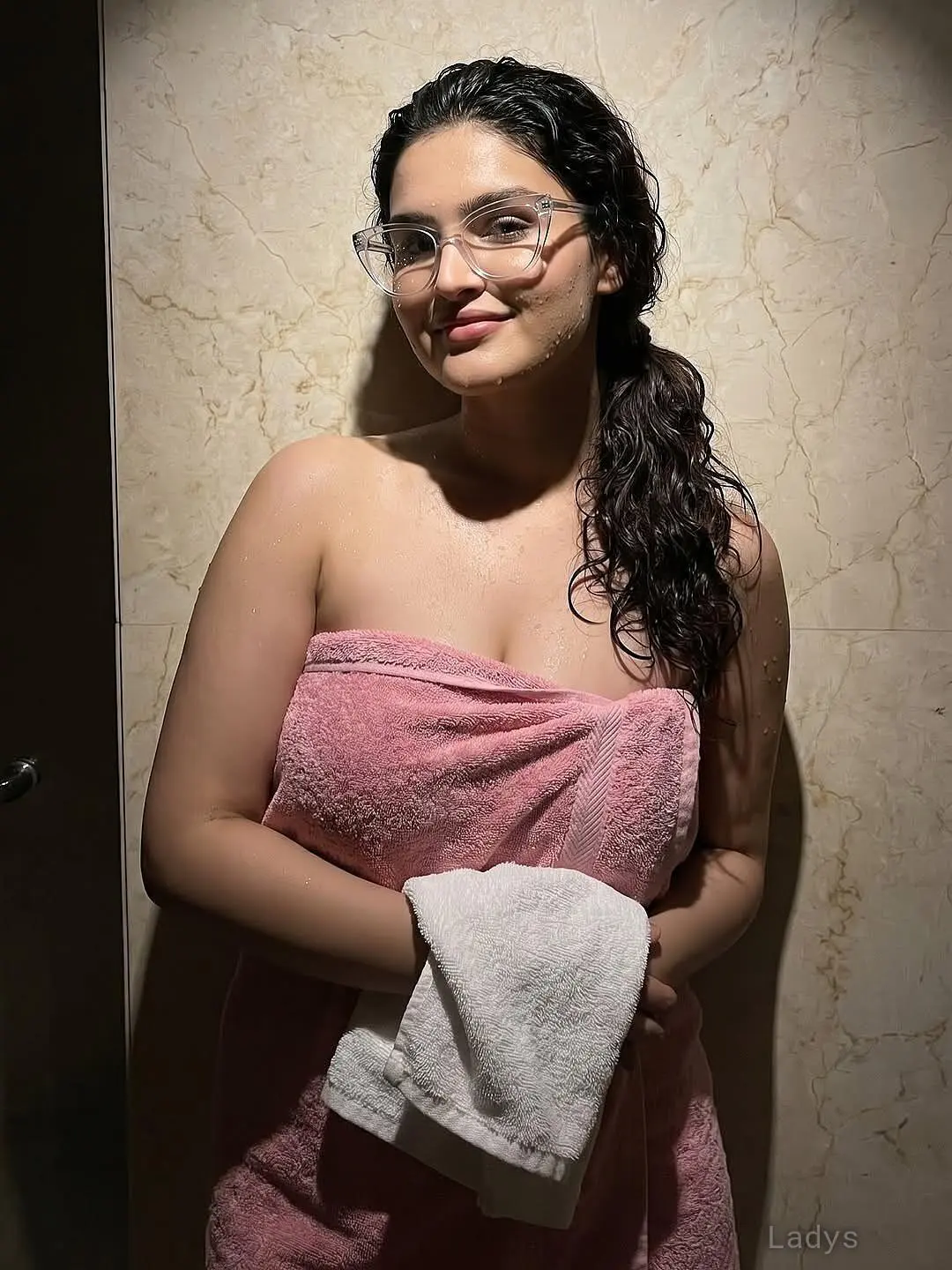Tarika,  years beautiful nude Pondicherry escorts girl, height  sm, Weight  kg
