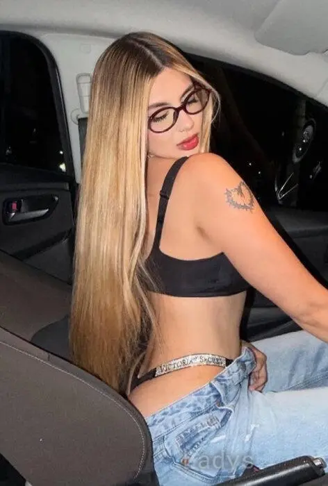 Layla, 24 years beautiful nude Porec escorts girl, height 164 sm, Weight 58 kg