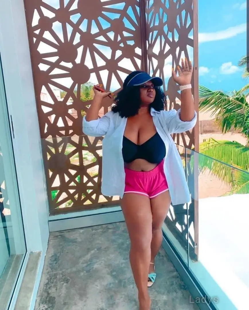 Burstyamanda, 27 years old Port Harcourt escort girl with big tits, height 155 sm, Weight kg