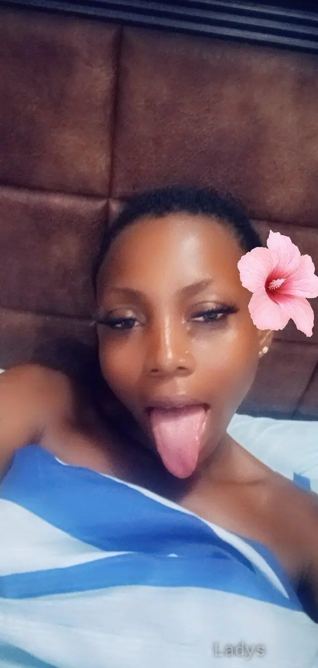 Pinky, 25 years old Port Harcourt escort girl with big tits, height 155 sm, Weight kg