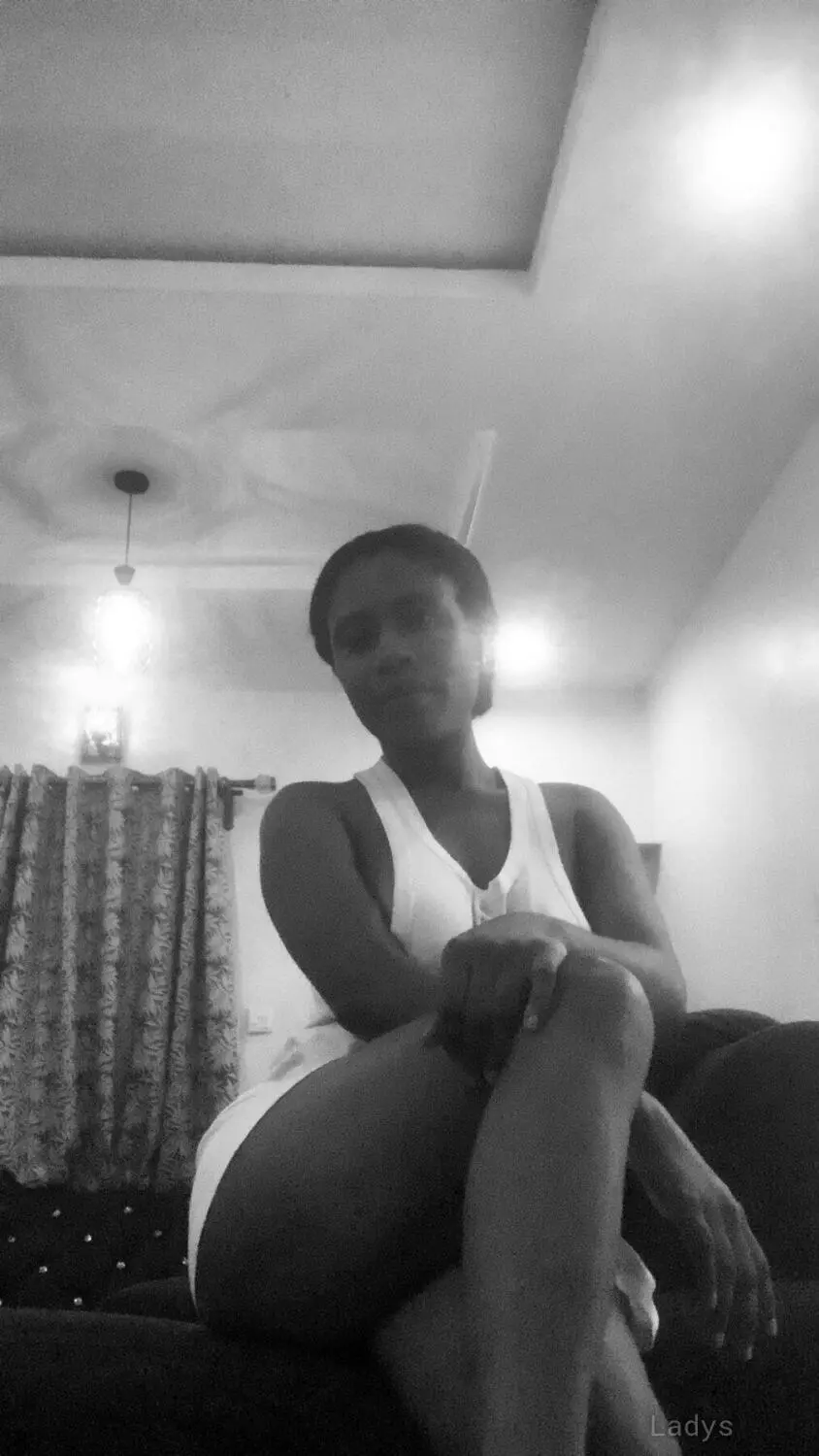 Peachy, 22 years beautiful nude Port Harcourt escorts girl, height  sm, Weight  kg
