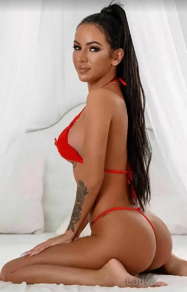 Luna Ash, 21 years beautiful nude Portland escorts girl, height 173 sm, Weight 53 kg