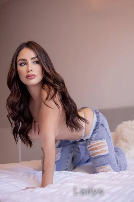 Julia, 19 years beautiful nude Porto escorts girl, height 165 sm, Weight 58 kg