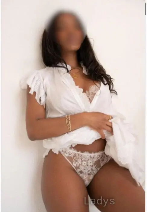 Leticia, 25 years beautiful nude Porto escorts girl, height 172 sm, Weight 72 kg