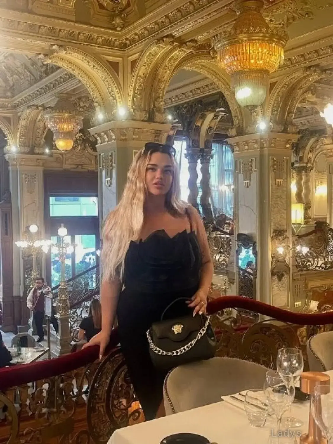 DARINA, 23 years old Prague escort girl with big tits, height 173 sm, Weight 84 kg