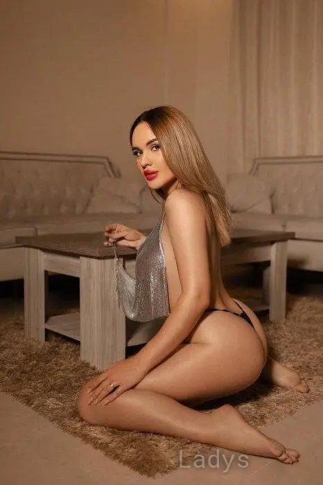 Liza, 26 years beautiful nude Prague escorts girl, height 171 sm, Weight 56 kg