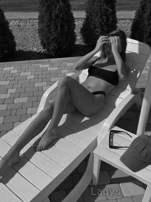 Sonya, 23 years beautiful nude Prague escorts girl, height 160 sm, Weight 45 kg