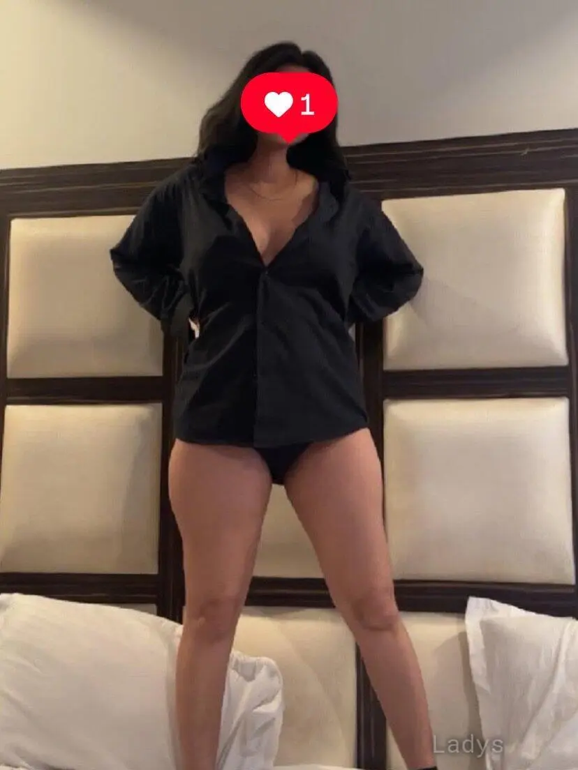 Alexandra, 23 years asian escorts girl, height 168 sm, Weight kg, Pune eacort
