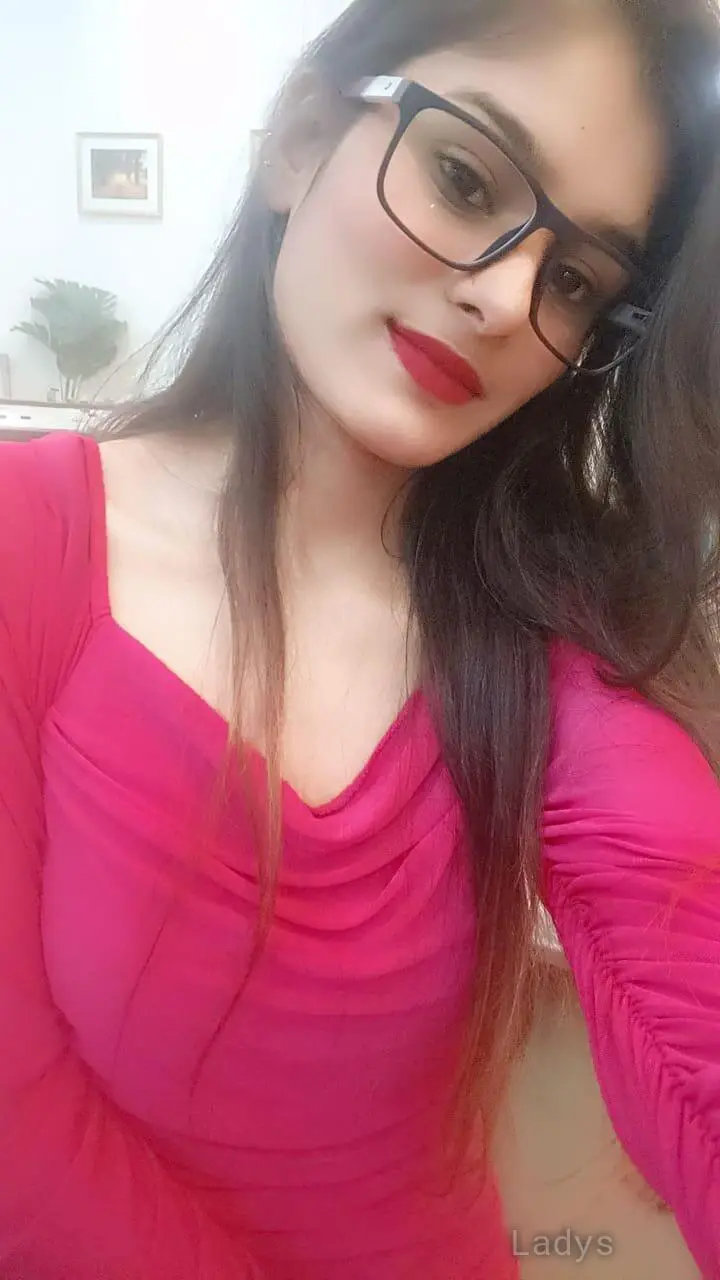 Aarohi Erotic & Independent Escort Servi, years old Pune escort girl with big tits, height sm, Weight kg