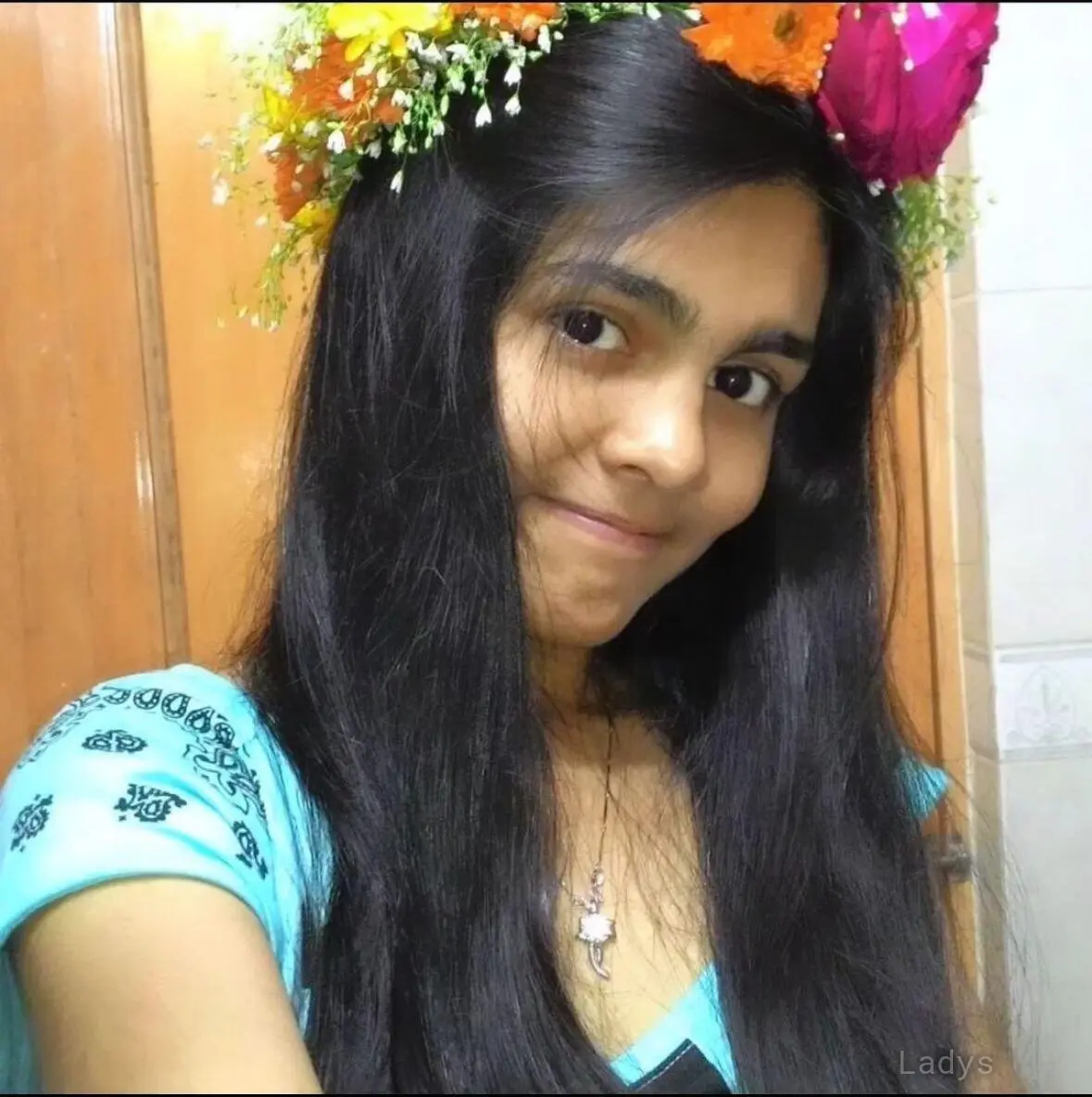 Aaroni, 23 years old Pune escort girl with big tits, height 169 sm, Weight  kg