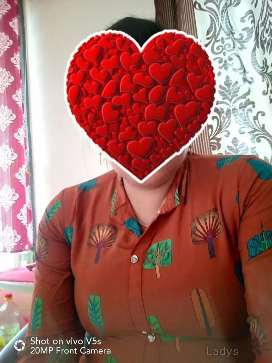 Annu, 35 years old Pune escort girl with big tits, height 165 sm, Weight  kg