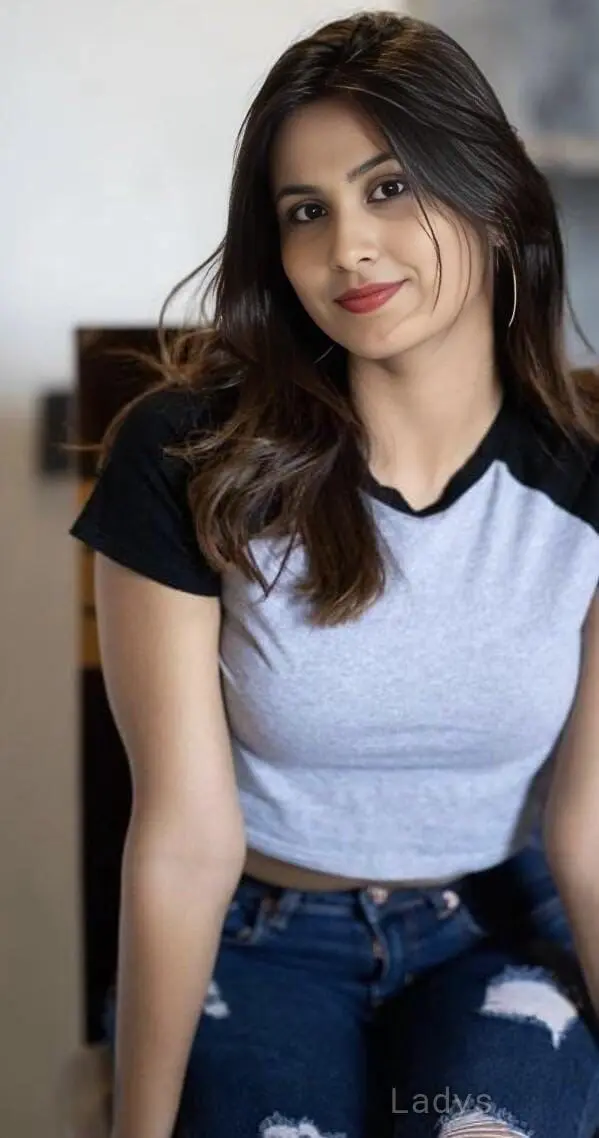 Arbella, 24 years old Pune escort girl with big tits, height 183 sm, Weight kg