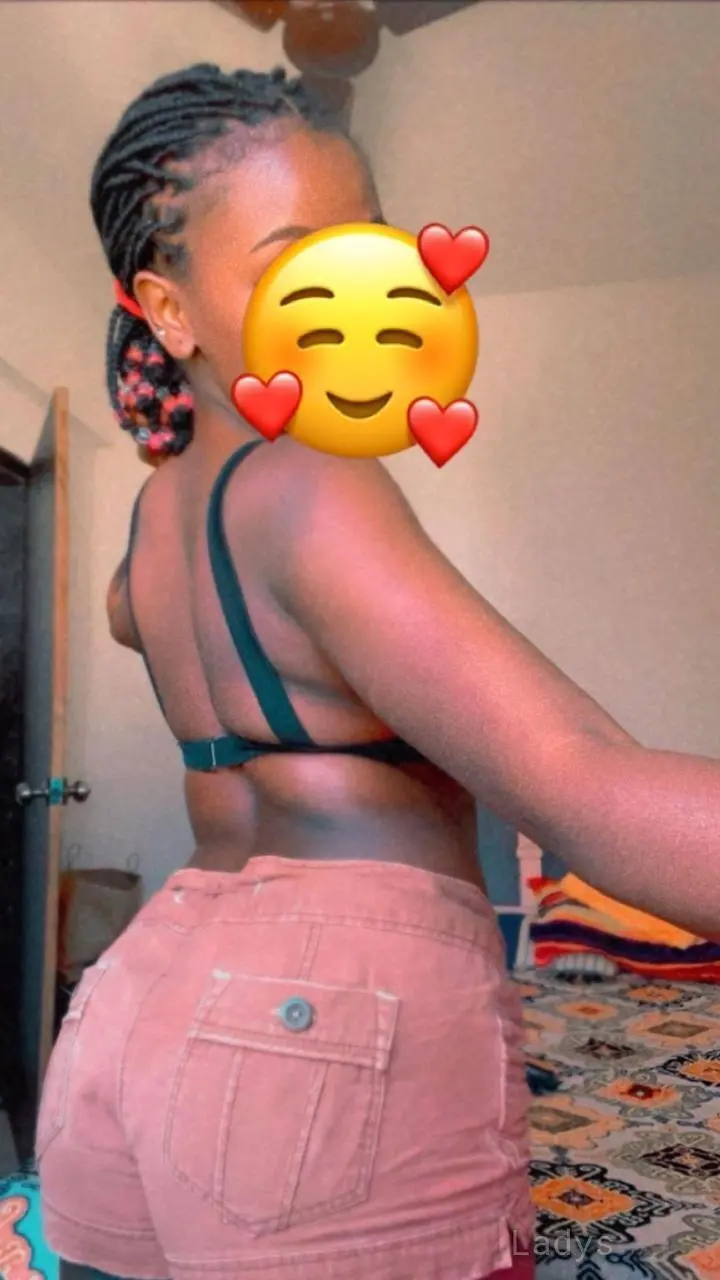Bella, 22 years old Pune escort girl with big tits, height 166 sm, Weight  kg