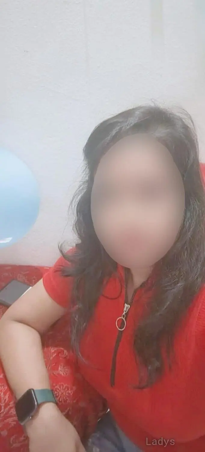 Florence, 22 years old Pune escort girl with big tits, height 162 sm, Weight kg