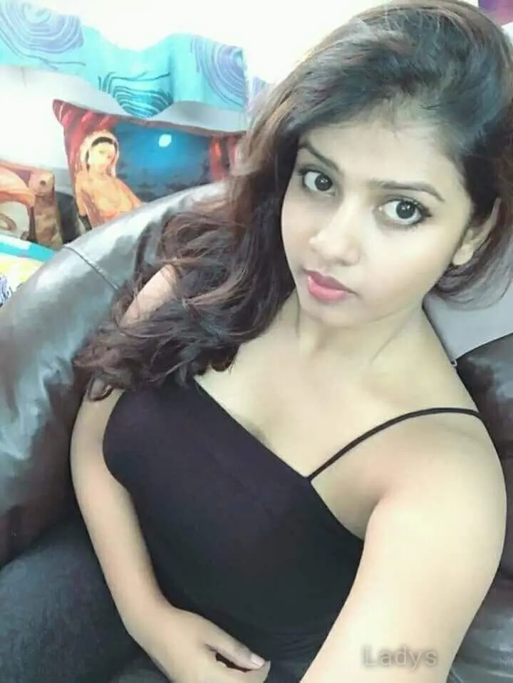 Isabella, 19 years old Pune escort girl with big tits, height 165 sm, Weight kg