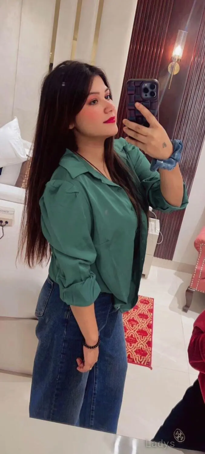 Julia, 22 years old Pune escort girl with big tits, height 170 sm, Weight  kg