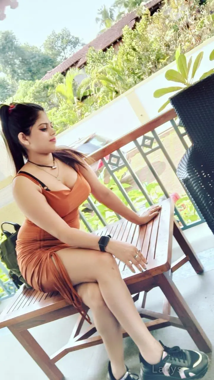 Manu, 22 years old Pune escort girl with big tits, height 165 sm, Weight  kg
