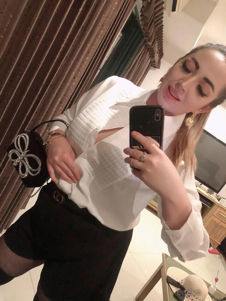 Marilyn, 23 years old Pune escort girl with big tits, height 154 sm, Weight kg