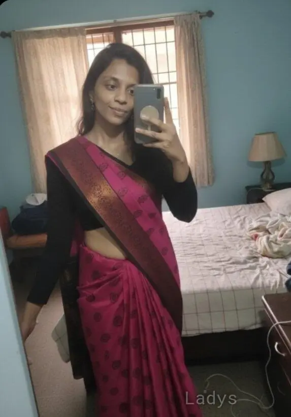 Sona, 29 years old Pune escort girl with big tits, height 154 sm, Weight kg