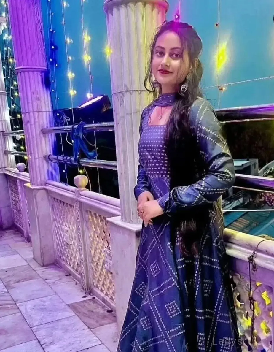 Varsha, 20 years old Pune escort girl with big tits, height 159 sm, Weight  kg