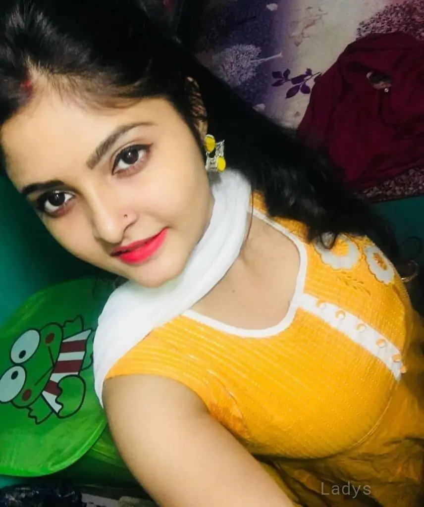 Alice, 22 years beautiful nude Pune escorts girl, height 158 sm, Weight  kg