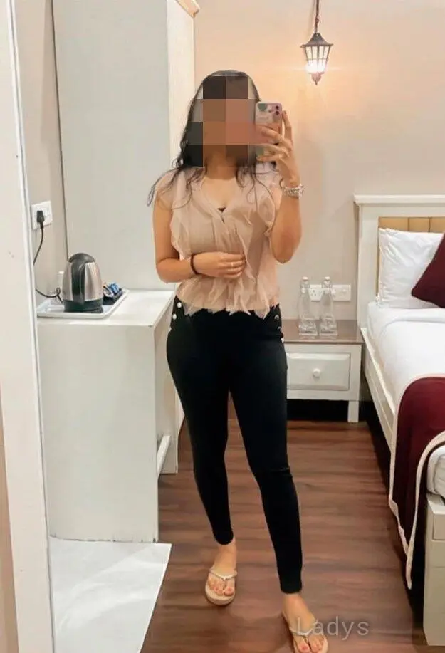 Amelia, 25 years beautiful nude Pune escorts girl, height 164 sm, Weight  kg