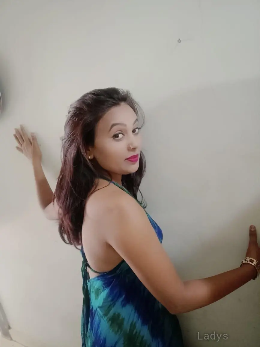 Anushka, 23 years beautiful nude Pune escorts girl, height 163 sm, Weight  kg