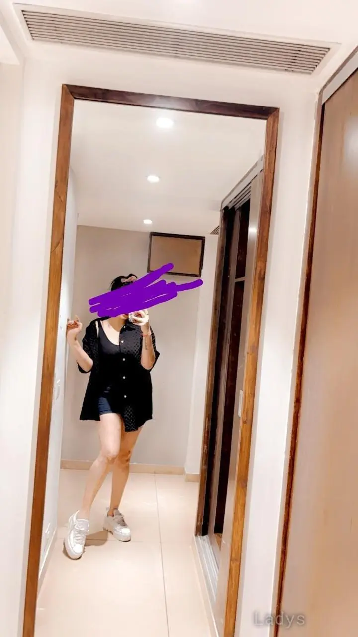 Catherine, years beautiful nude Pune escorts girl, height sm, Weight kg