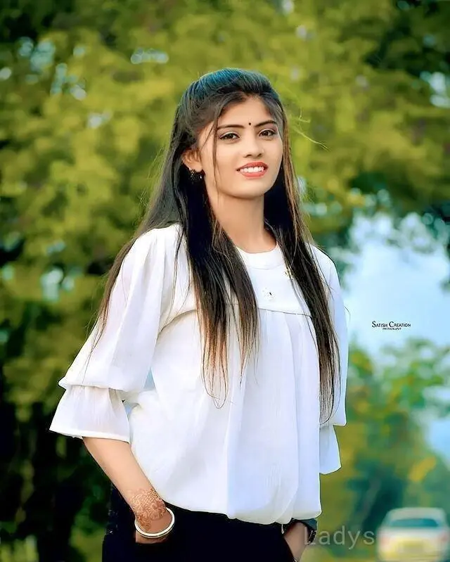 Dahlia, 23 years beautiful nude Pune escorts girl, height 154 sm, Weight kg