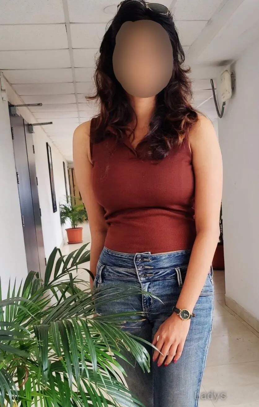 Dakota, 22 years beautiful nude Pune escorts girl, height 157 sm, Weight kg