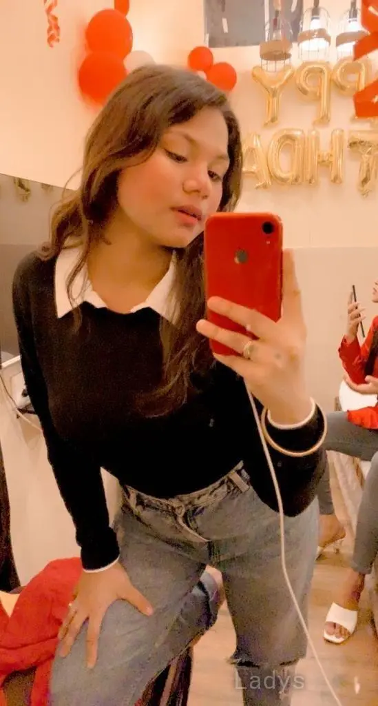 Diana, 24 years beautiful nude Pune escorts girl, height 154 sm, Weight  kg