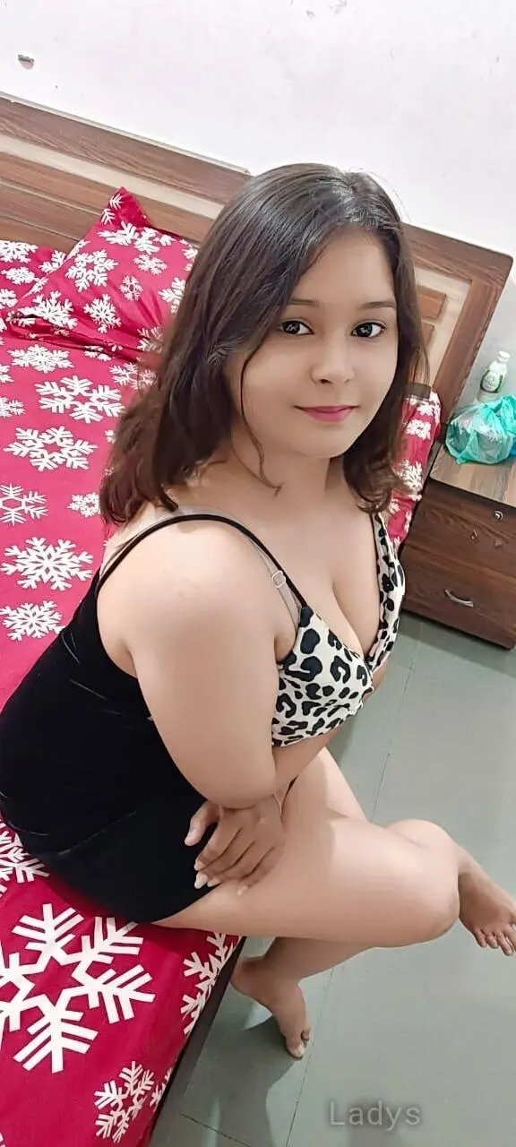 Kavya, 22 years beautiful nude Pune escorts girl, height 153 sm, Weight  kg