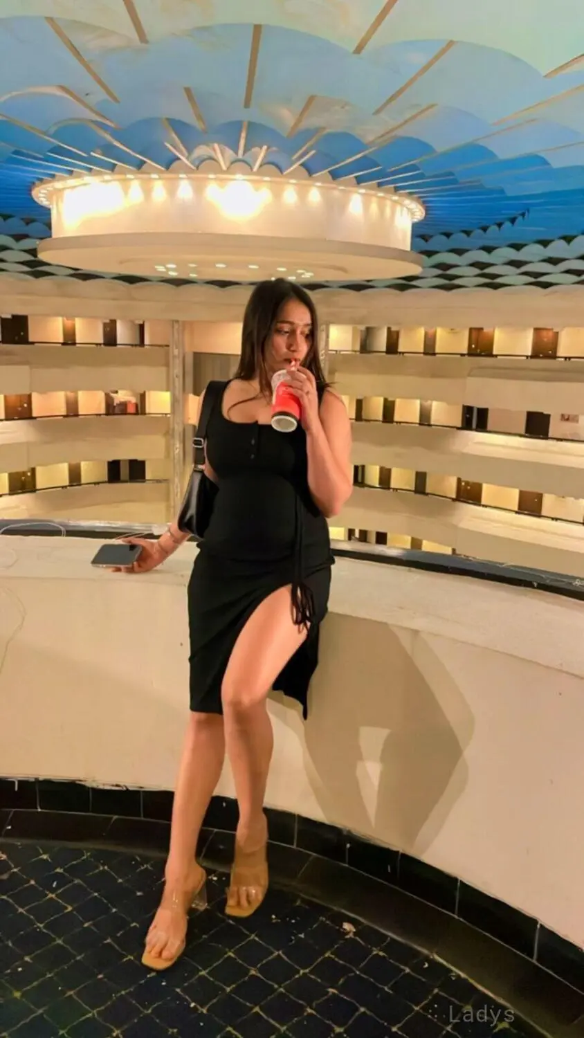Lily, 22 years beautiful nude Pune escorts girl, height 154 sm, Weight kg