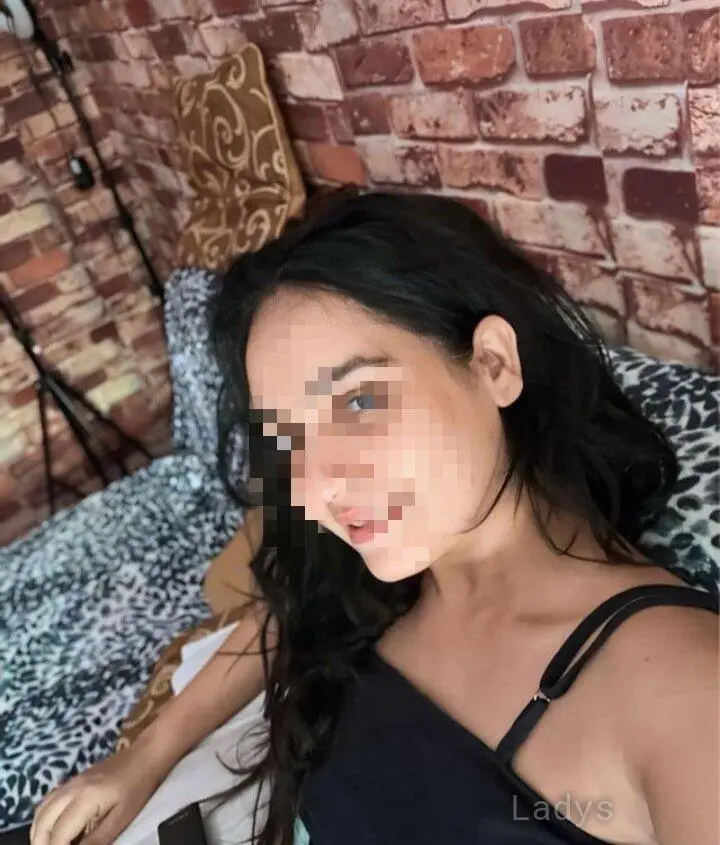 Navya, 27 years beautiful nude Pune escorts girl, height 154 sm, Weight  kg