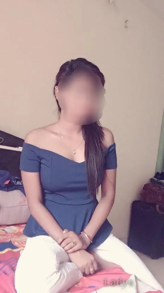 Pooja, 24 years beautiful nude Pune escorts girl, height 159 sm, Weight  kg