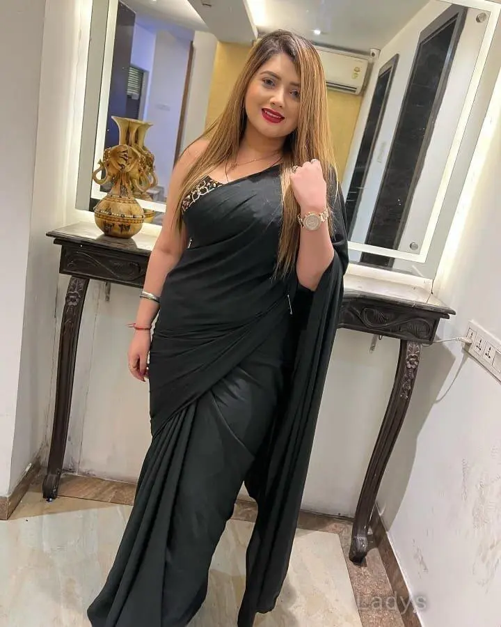 Preeti, 25 years beautiful nude Pune escorts girl, height 154 sm, Weight kg