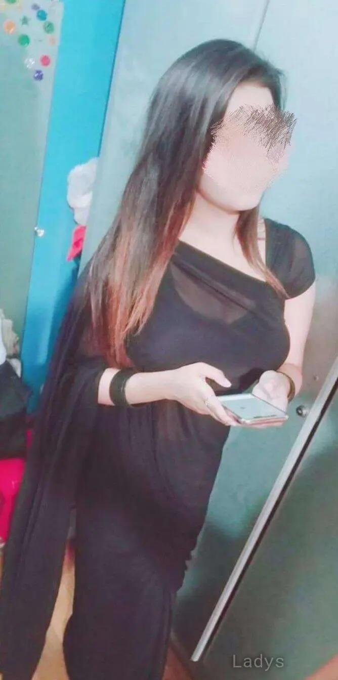Queen, 23 years beautiful nude Pune escorts girl, height 162 sm, Weight  kg