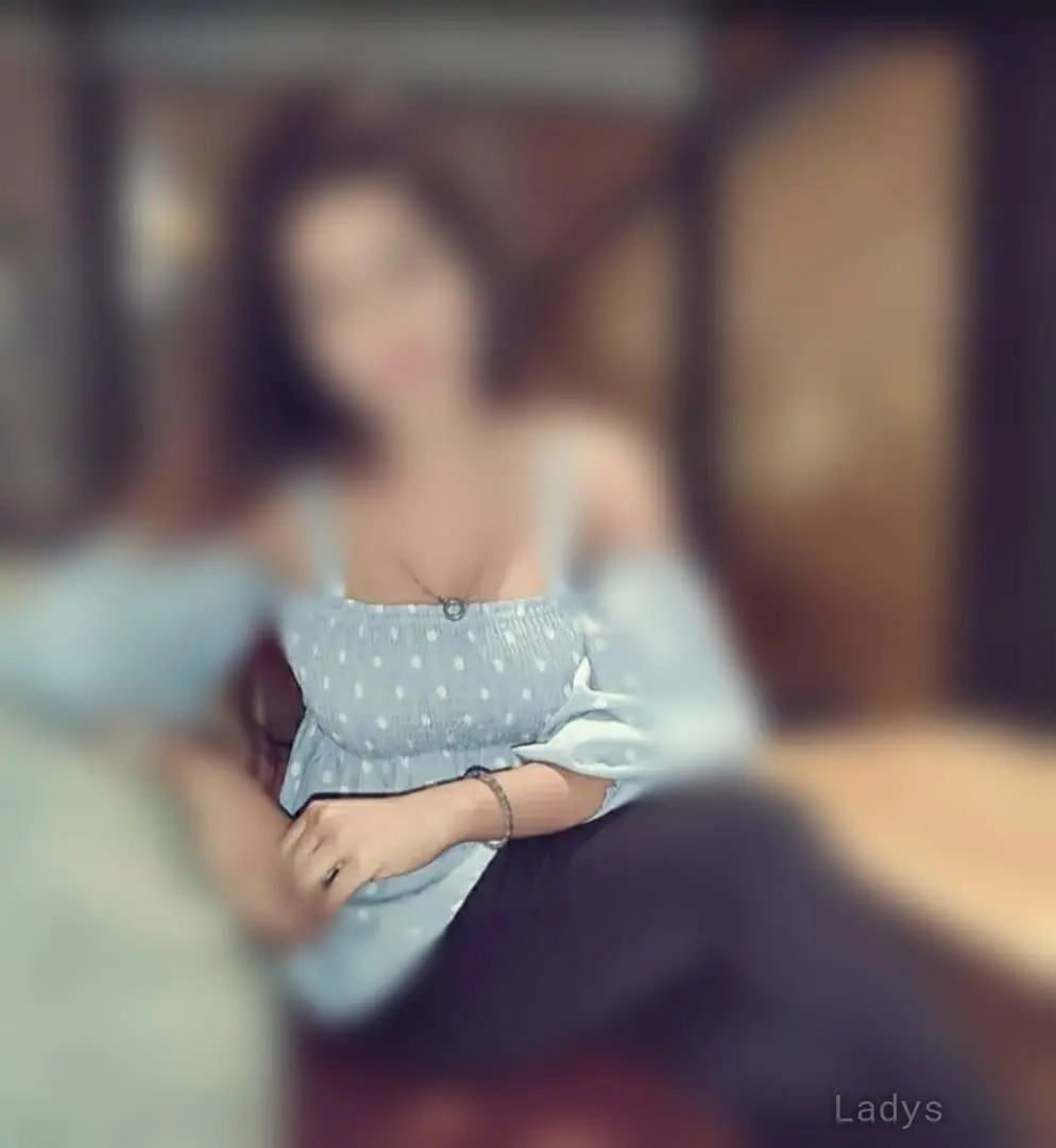 Rakhi, 23 years beautiful nude Pune escorts girl, height 154 sm, Weight  kg