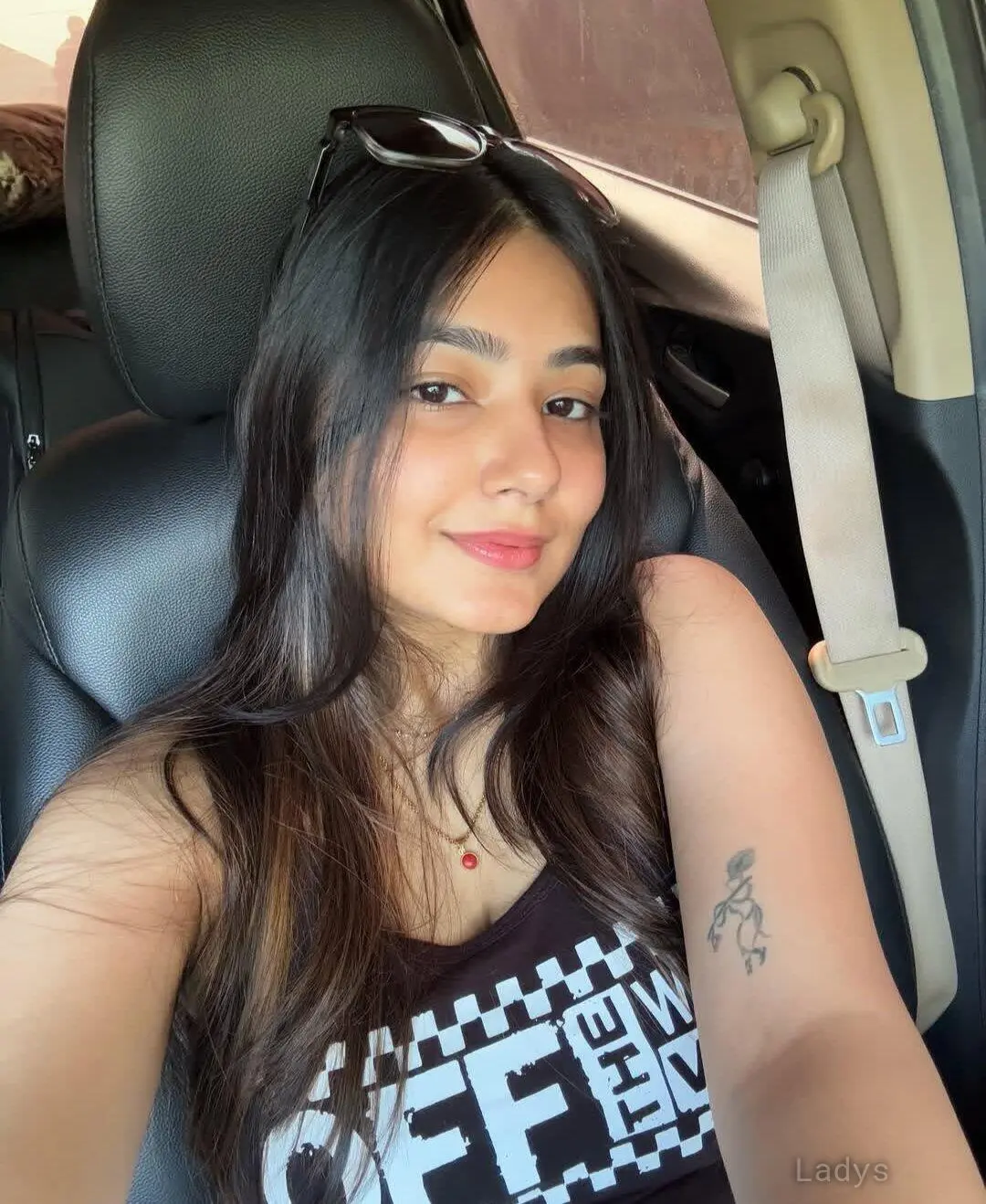 Sanjana, 22 years beautiful nude Pune escorts girl, height 162 sm, Weight  kg